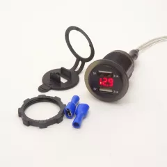 АДАПТЕР USB х 2 (2A max) (Цвет подсветки Красный) с ВОЛЬТМЕТРОМ КРУГЛЫЙ для зарядки в Авто; монтаж в панель,врезной, d=27 мм (с гайкой) Uпит:12-24v DC; вых: 5v 2A; 2pin ( 2 клеммы: 6,3мм ) для подключ; +защитная заглушка - Зарядные устройства в АВТО (круглые врезные) - Радиомир Саратов