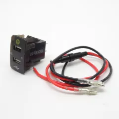 АДАПТЕР USB х 2 ( 2.1A max ) с ВОЛЬТМЕТРОМ + Bluetooth V4.0 (возможность установки приложения (Auto Locate))"TDS TS-CAU51" (зеленый) для зарядки в Авто; монтаж в панель,врезной, габариты:44х40х26мм; Uпит:12-24V DC; вых: 5V 2A; 2pin (кабель+ 2 клеммы: 6,3м - Зарядные устройства в АВТО (прямоугольные  врезные) - Радиомир Саратов