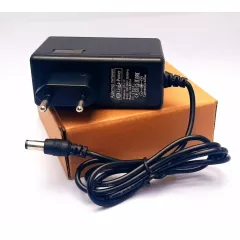 Зарядное устройство для Li-Ion АКБ 16,8V 1A (штек 5,5мм х 2,5мм) в розетку; AC 100-240V; LED индикация; защита от перегрузки. LP117 - Для устройств на Li-Ion АКБ - Радиомир Саратов