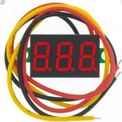 Вольтметр DC 0-100V  3 провода, цифр (3-х разрядн-/7-ми сегментный) ; встраив; ( без корпуса) ,Uпит=4-30V, КРАСНЫЕ цифры; H=10мм; IP20; (красный/черный/желтый) ; мини- габар: 23х14мм Для индикации бортового напряжения АВТО - Вольтметры цифровые (измерительные модули) - Радиомир Саратов
