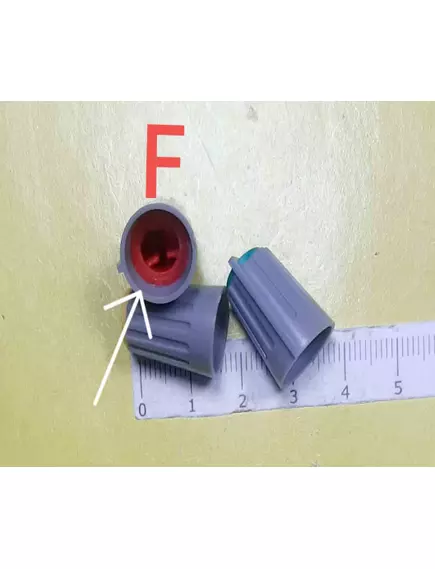 РУЧКА для переменного резистора D10ММ ПОЛУКРУГ КРАСНАЯ Накат на ручке, конус, юбка 13,5мм, L=19мм, d=6мм - Ручки для переменных резисторов, кнопки для коммутации - Радиомир Саратов
