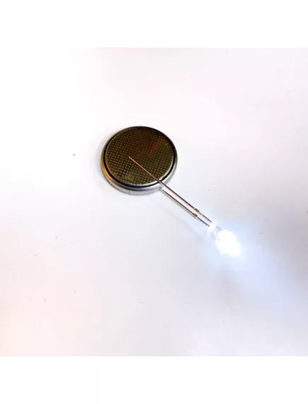СВЕТОДИОД 3мм БЕЛЫЙ ( 6000K )  5,5 cd U=12v, встроенный резистор. ( угол свеч: 30° ) цв.линзы: белый, прзрачный,  ( 5500 mсd ) - 12-14V светодиоды для авто - Радиомир Саратов