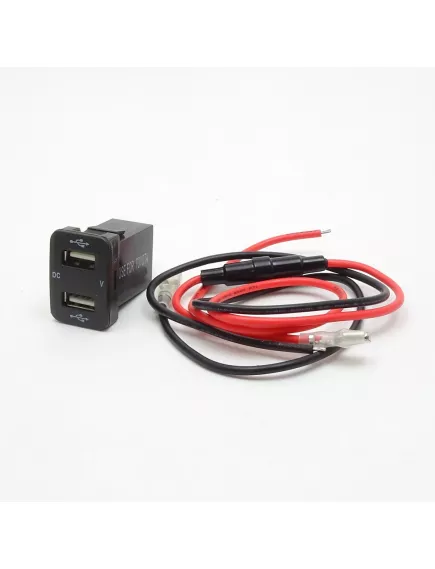 АДАПТЕР USB х 2 ( 2.1A max ) с ВОЛЬТМЕТРОМ "TDS TS-CAU47" (красный) для зарядки в Авто; монтаж в панель,врезной, габариты:34x23x52мм; Uпит:12-24V DC; вых: 5V 2A; 2pin (кабель+ 2 клеммы: 6,3мм ) для подключ - Зарядные устройства в АВТО (прямоугольные  врезные) - Радиомир Саратов