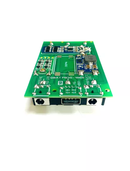 МОДУЛЬ автономного питания QBAT PB3S-1865 (9/12V) c контроллером Li-on АКБ 3S с выходным током до 10А, индикатором остаточного заряда и понижающим DC-DC преобразователем на 3,3/5/9V 5А (опционально); аккумуляторы в комплект не входят. - Модули автономного питания на АКБ - Радиомир Саратов
