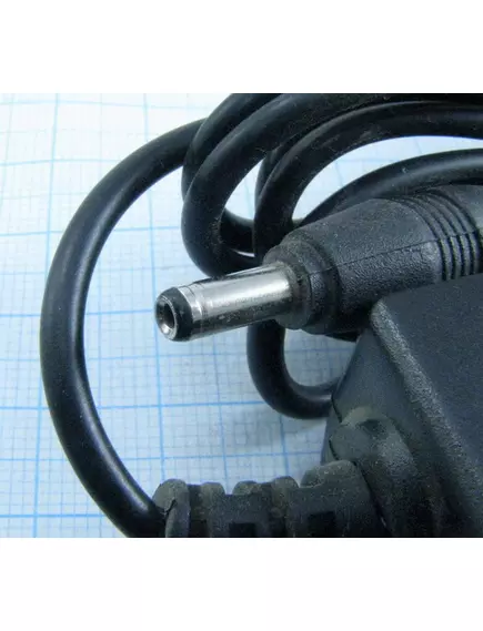 Зарядное устройство для Li-Ion АКБ от Гнезда прикуривателя автомобиля, на выходе: штек. 3,5 мм. ( Предназначен для зарядки АКБ фонарей и подобных устройств в автомобиле ) - Для устройств на Li-Ion АКБ - Радиомир Саратов