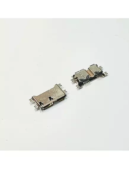 Разъем - штекер microUSB-B (10pin) на плату; ver.3.0 13045 Без корпуса;врезной монтаж (4 установ. лепестка SMD) (дл=13мм/шир=8мм) ( Micro USB 3.0 SA1 (Код: RS458) №909 ) - 10pin - Радиомир Саратов