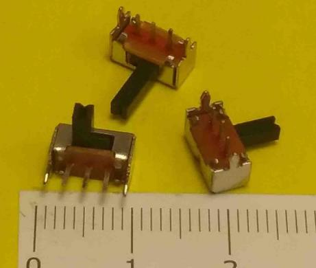 Переключатель движковый (ползунковый), 3pin, групп: 1, 2 полож., ON-ON с фиксацией, 50V 0.3A, под пайку, 8,7x4,5x4мм, L=5мм, DIP угловой, толкатель: ч фото 3