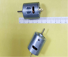 ДВИГАТЕЛЬ ЭЛЕКТРИЧЕСКИЙ DC12V 32x27mm  RS-365SH Metal /металл (d-27 х h-32мм цилиндрич.вал 2мм длина 12,5мм) жест. выводы  