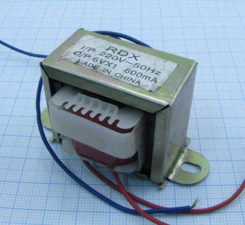 Трансформатор 220V 6V / 1000mA (6W) (41x32x26мм) с проводами; (крепление 55мм)