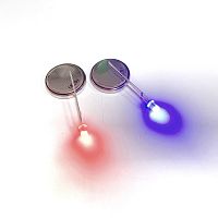 СВЕТОДИОД 3мм 2-х цв: Красно-Синий ( 400-800 mcd ) ( Цв.линзы: Белый, Матовый ) Угол свеч: 60°; Udc: 2,0-2,4v; 3pin, общий катод. ( 3019EBW )