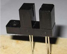 Датчик оптический щелевой KTIR0411S 4PIN (18,2х10,6х6мм, ширина прорези-3,08мм ) 30V (прерывание луча) форма корпуса Ц-образная фототранзистор 1-но от