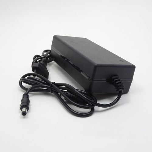 Блок питания импульсный, 30V, 3.0A, 90W, штекер: 5,5 х 2,5мм, вх: AC 110-240V, Встроенный сетевой шнур, пластик LP-38 Блок питания импульсный, 30V, 3.0A, 90W, штекер: 5,5 х 2,5мм, вх: AC 110-240V, Встроенный сетевой шнур, пластик LP-38