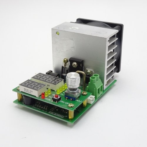 Электронная нагрузка 100W на транзисторе IRFP064N Напряж. max=20V; Imax =20A; Точность считыван напряж ± (1%FS); Цифр. индикац; Звук. оповещен; Защита