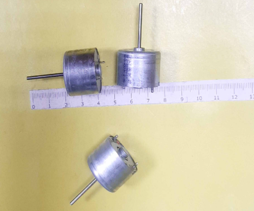 ДВИГАТЕЛЬ ЭЛЕКТРИЧЕСКИЙ DC6.0V 24x17mm 310C-11440 (17 х 24мм цилиндрич.вал 2мм длина 22мм) жест. выводы (ФЕН)