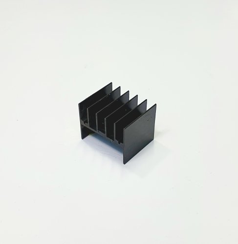 Радиатор BLA021-25 (30x25x25) 2pin (пайка) Радиатор BLA021-25 (30x25x25) 2pin (пайка)