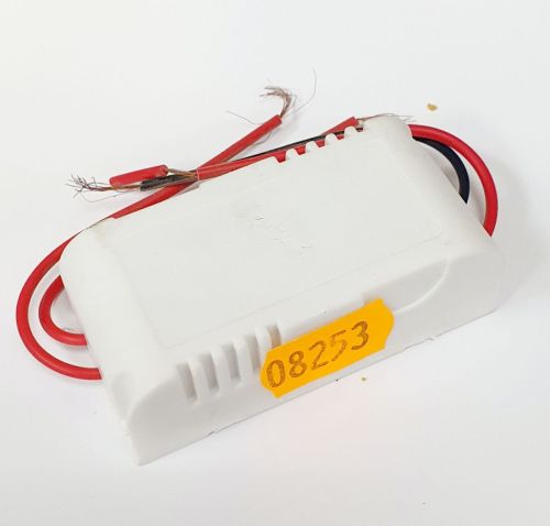 Драйвер для люстры из выводных св/диодов, 20mA, 3-3.2V, вх: AC 220-250V, кол-во св/д: 80-90шт, пластик, IP35, 74x36x23мм