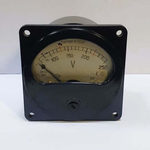 Вольтметр Щитовой Э8021 AC 0-250V Стрелочный электромагнитный (Класс точности 2,5) (80 х 80 х 71мм ), 1981 г.в. - СССР (0-100-150-200-250) Без паспорт