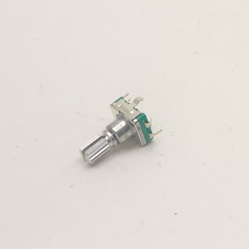 Энкодер 5pin 12х12х4,5мм (L=15мм) (№19.1 с кнопкой EC11-1SD5x4,5-L15 KQ) ручка мет. круг ,накатка ,разрезная D=6 (дискр.=30) без резьбы Шаттл а/м 