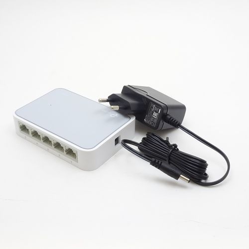 Коммутатор TP-LINK TL-SF1005D 5 портов(RJ45) 10-100Base-TX; поддержка авто-MDI / MDIX; контроль потока IEEE 802.3 ; пропускная способность-1 Гбит/с; п