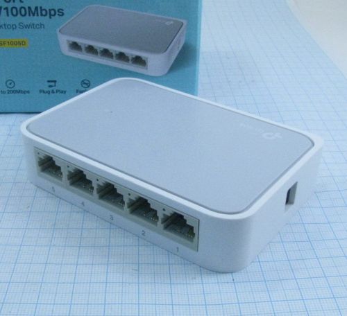 Коммутатор TP-LINK TL-SF1005D 5 портов(RJ45) 10-100Base-TX; поддержка авто-MDI / MDIX; контроль потока IEEE 802.3 ; пропускная способность-1 Гбит/с; п фото 2
