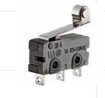 Микропереключатель с пластиной 19мм+Ролик, 3pin, ON-(ON) без фиксации, AC 220/250V 5.0A, под пайку, 20x18x6мм, корпус: черный (KW11-3Z-3/KW-110, KW11-