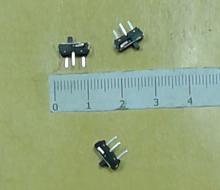 Переключатель движковый (ползунковый), 3pin, ON-ON с фиксацией, под пайку, 9x4x3мм, L=2мм, DIP, корпус: черный (MSK22D18G2.2 )