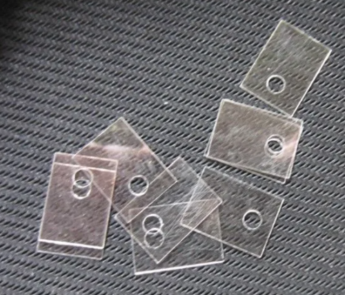 Теплопроводящая подложка под TO220  Прокладка силиконовая для транзисторов с отверстием (Синяя)  (Термоизолятор)  (13х20мм)  фото 2