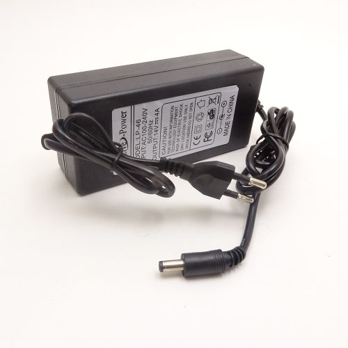 Блок питания импульсный, 14V, 4.0A, 56W, штекер: 5,5 х 2,5мм, вх: AC 100-240V, Встроенный сетевой шнур MR-362