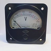 Вольтметр Щитовой Э421 AC 0-250V Стрелочный электромагнитный (Класс точности 2,5) (80 х 80 х 71мм ), 1968 г.в. - СССР (0-100-150-200-250) Без паспорта